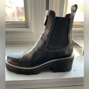 Loui Vuitton beaubrong ankle